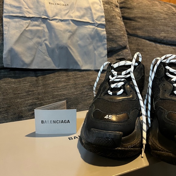 Balenciaga triple s size 45 - Picture 7 of 10